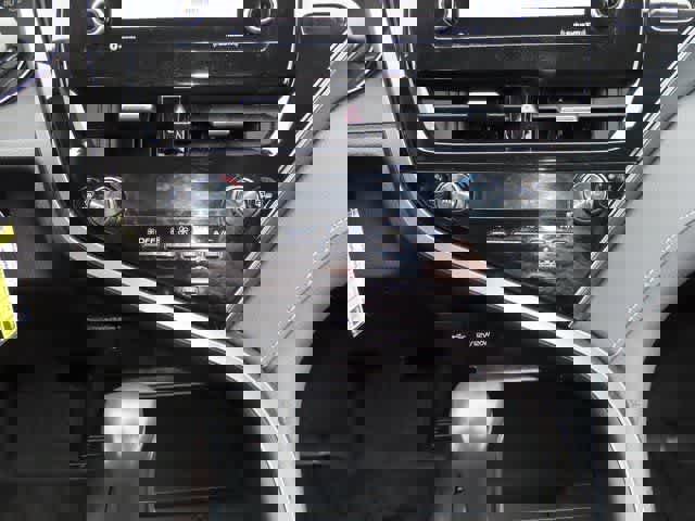 Used 2023 Toyota Camry SE image 19