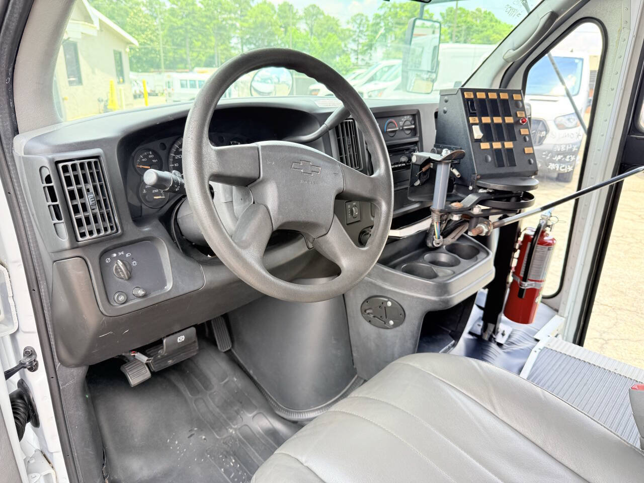 Used 2005 Chevrolet Express 3500 w/ School Bus Package RWD image 7