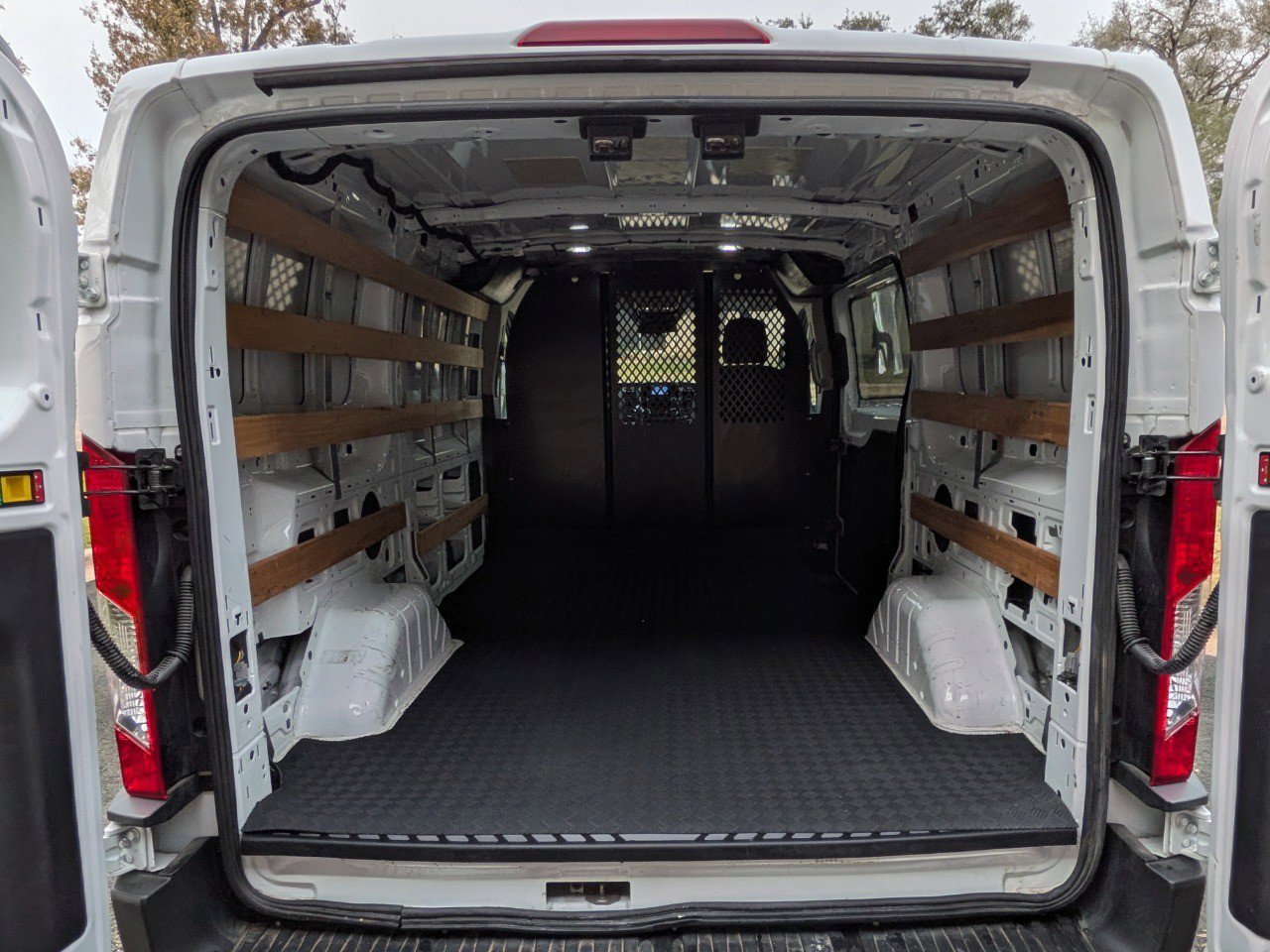 Used 2024 Ford Transit 250 w/ Exterior Upgrade Package image 25