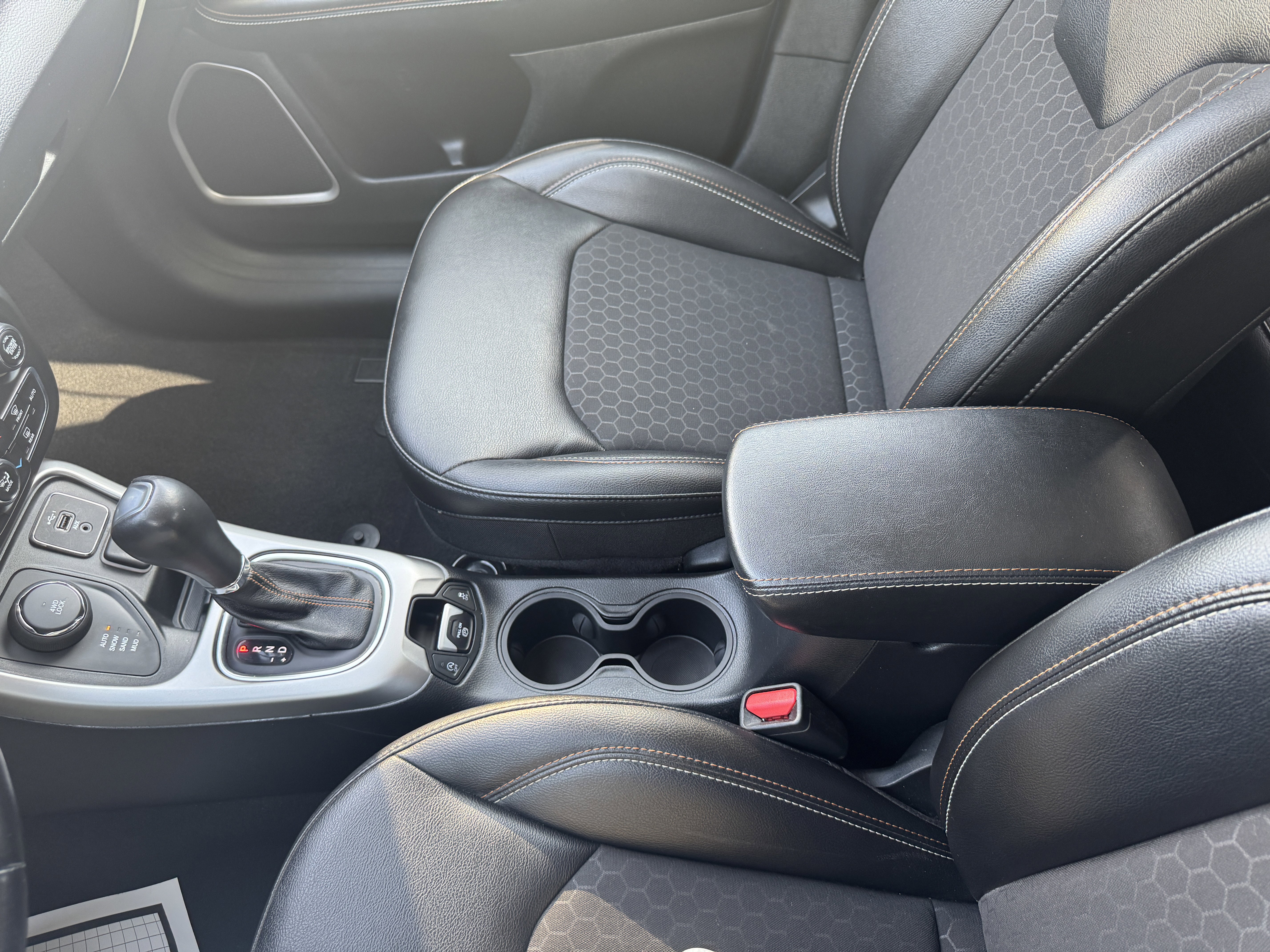 Certified 2021 Jeep Compass Latitude w/ Convenience Group image 23