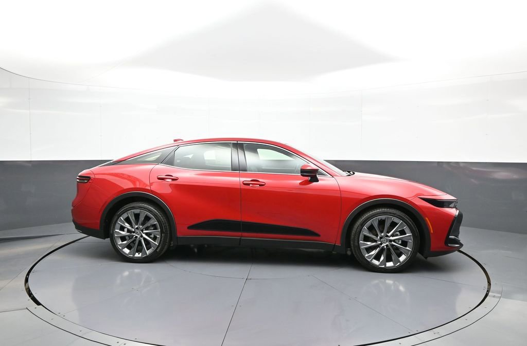 Used 2023 Toyota Crown Limited w/ Advanced Technology Package image 5