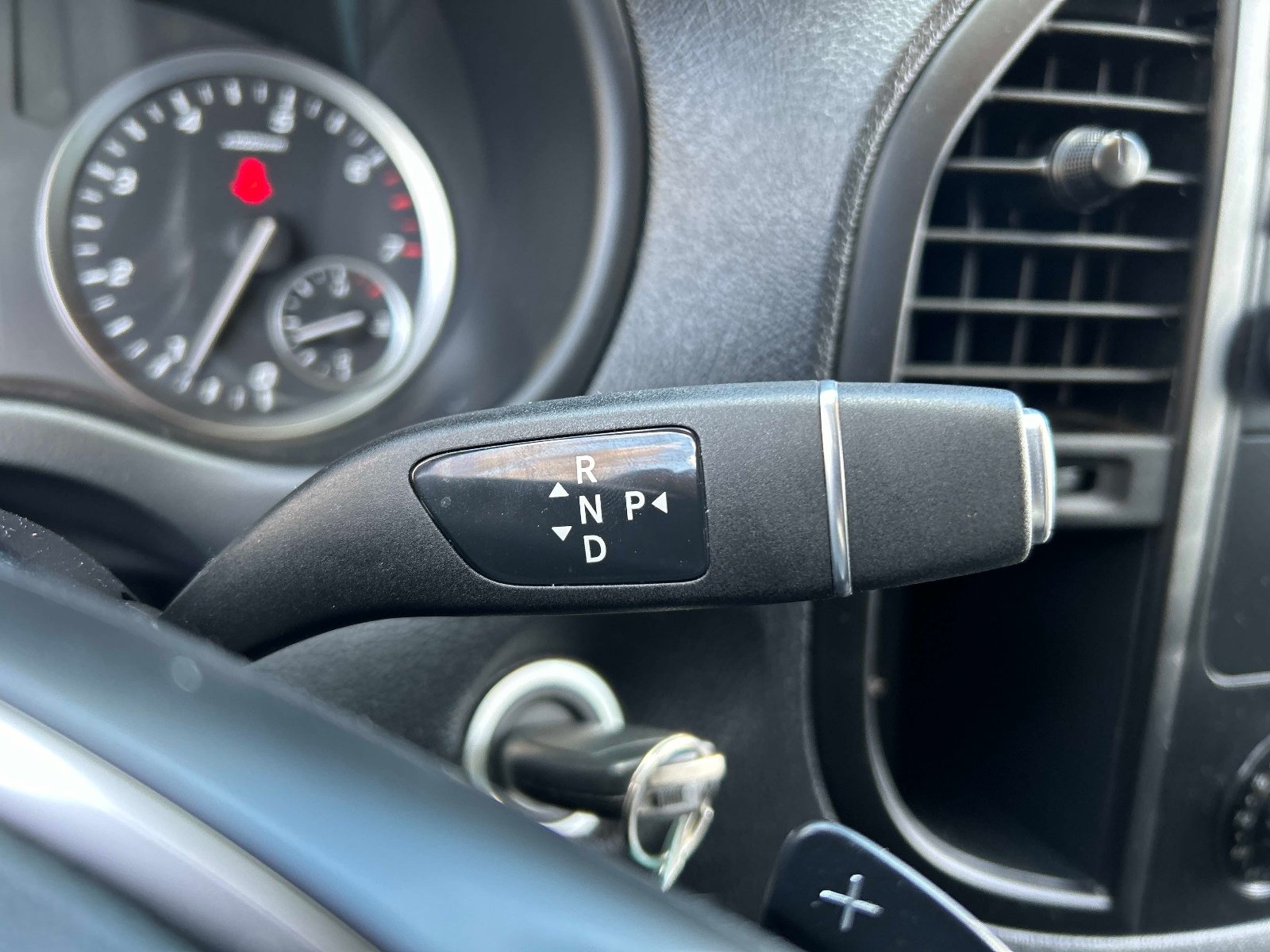 Used 2023 Mercedes-Benz Metris Passenger image 23