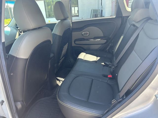 Used 2016 Kia Soul + w/ Primo Package FWD image 14