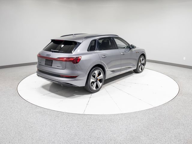 Used 2022 Audi e-tron Premium Plus w/ Premium Plus Package image 29