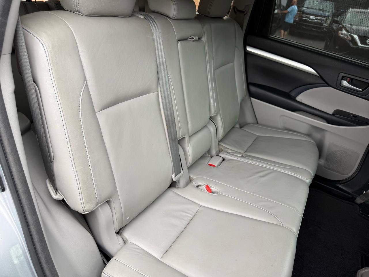 Used 2015 Toyota Highlander XLE AWD/4WD image 8