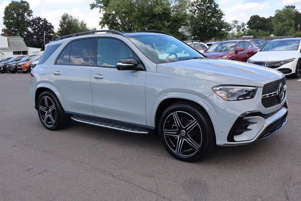 Used 2026 Mercedes-Benz GLE 580 4MATIC w/ Driver Assistance Package image 3