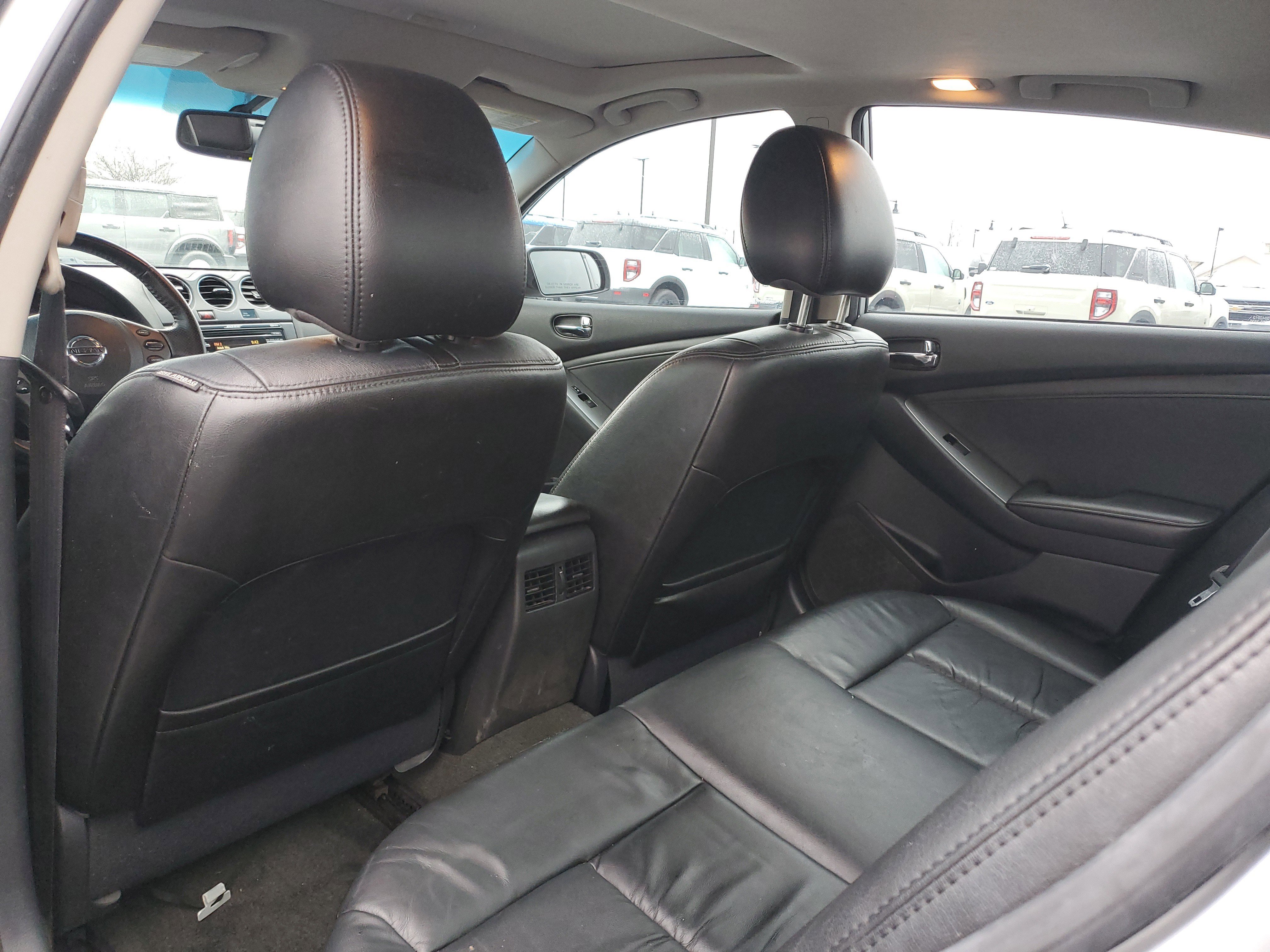 Used 2012 Nissan Altima 3.5 SR w/ Sport Pkg image 9