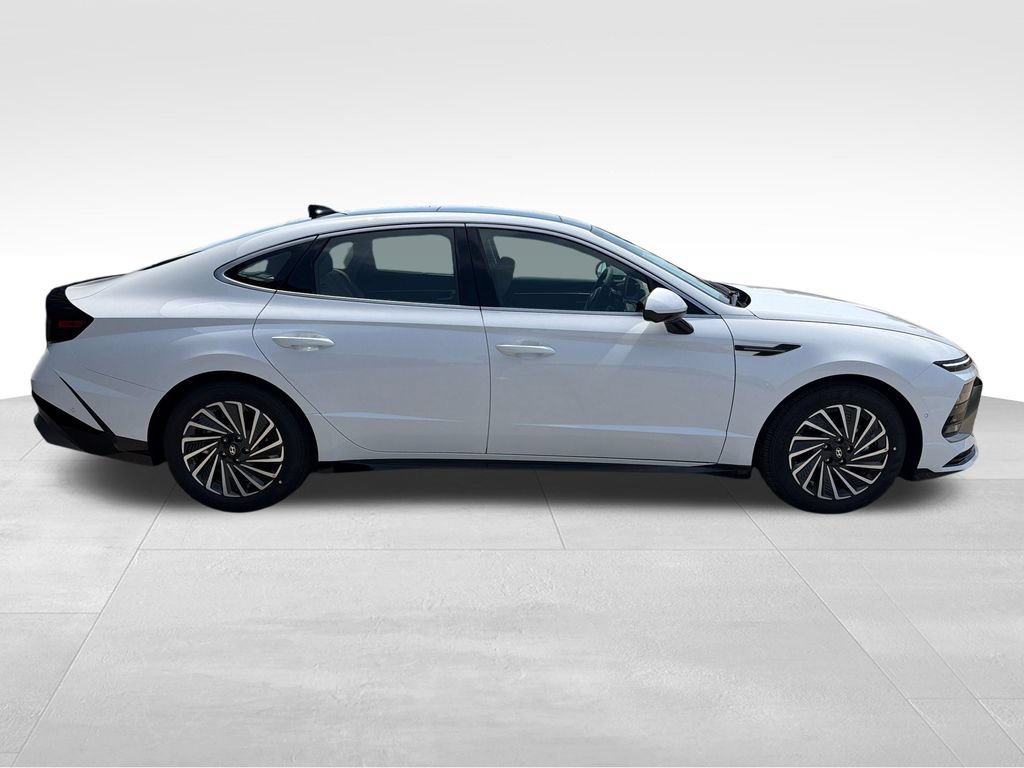 New 2026 Hyundai Sonata Limited FWD image 8