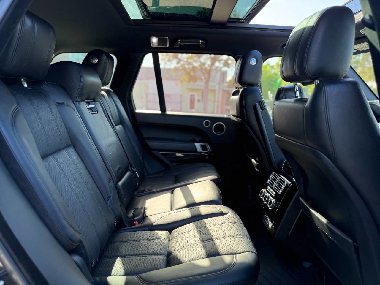 Used 2017 Land Rover Range Rover Supercharged image 15