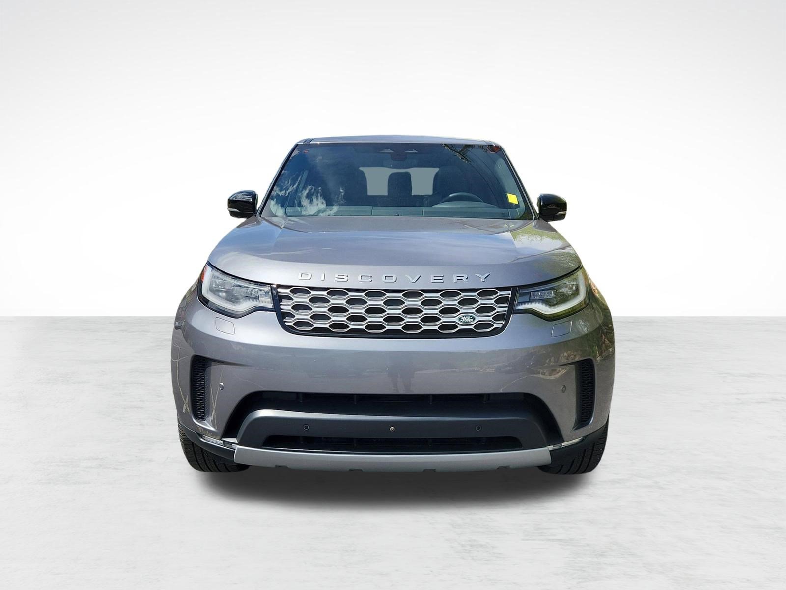 Certified 2025 Land Rover Discovery S image 5