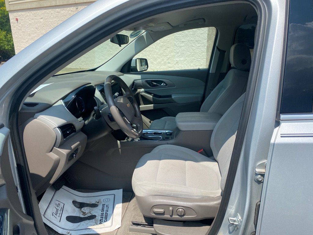 Used 2018 Chevrolet Traverse LT image 9