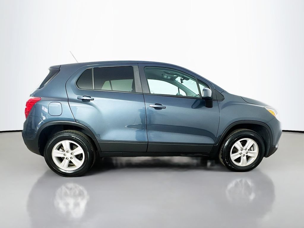 Used 2021 Chevrolet Trax LS w/ Tint and Cruise Package AWD/4WD image 9
