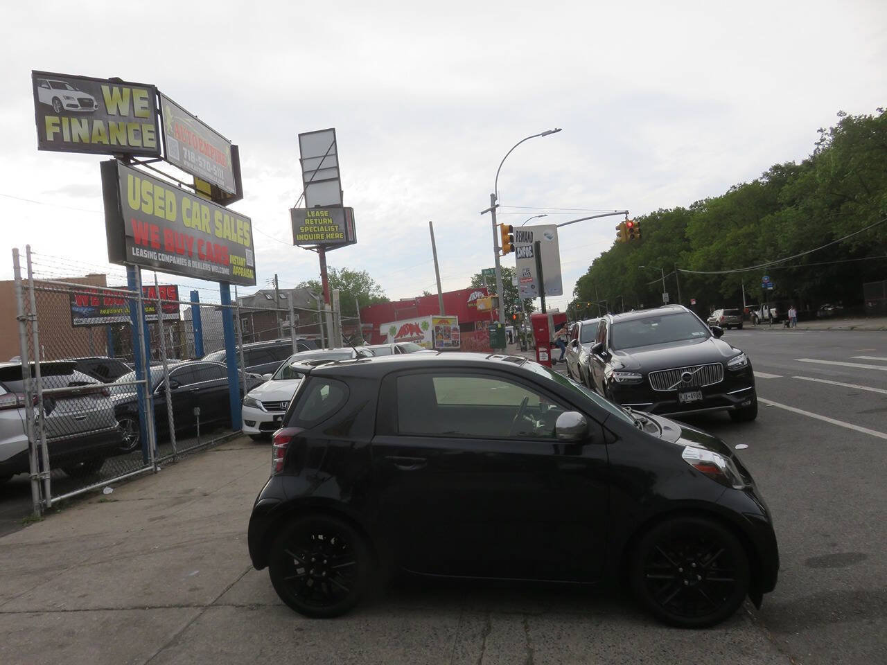 Used 2014 Scion iQ FWD image 9
