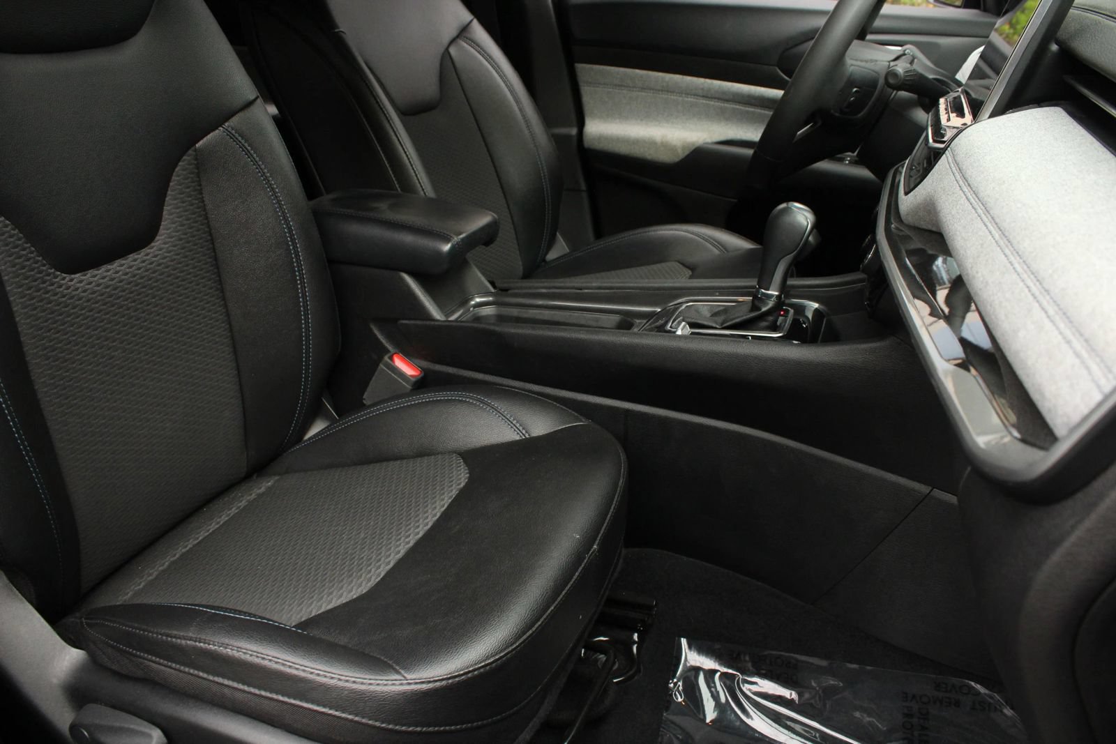 Used 2024 Jeep Compass Latitude AWD/4WD image 28