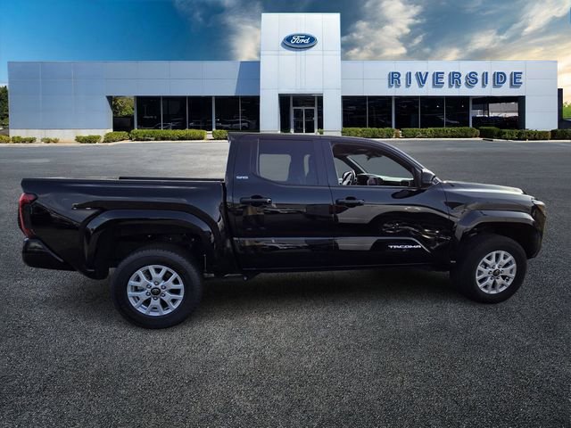 Used 2024 Toyota Tacoma SR5 AWD/4WD image 8