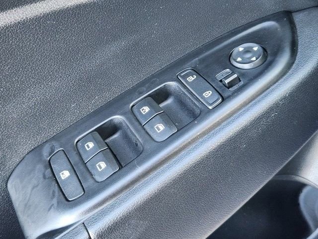 Used 2025 Hyundai Venue SEL image 22
