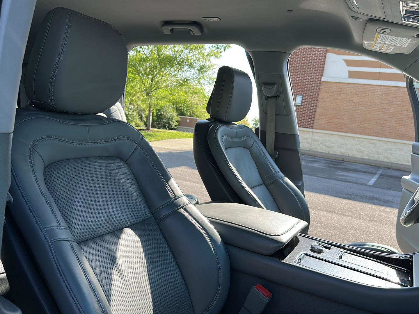 Used 2020 Lincoln Aviator Reserve w/ Elements Package Plus AWD/4WD image 35
