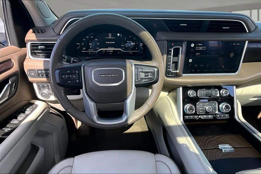 Used 2022 GMC Yukon XL Denali image 8