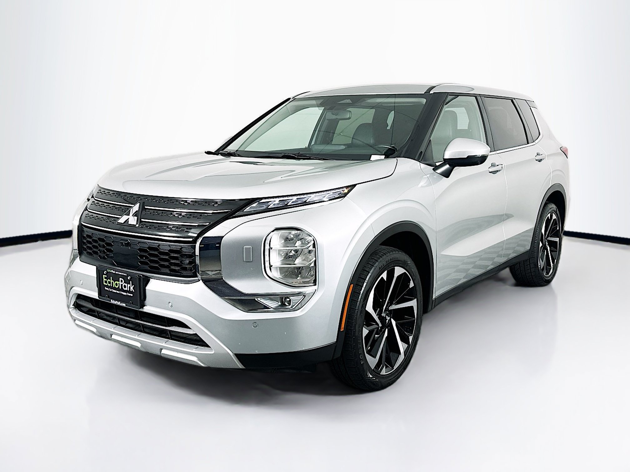 Used 2024 Mitsubishi Outlander SE AWD/4WD image 3