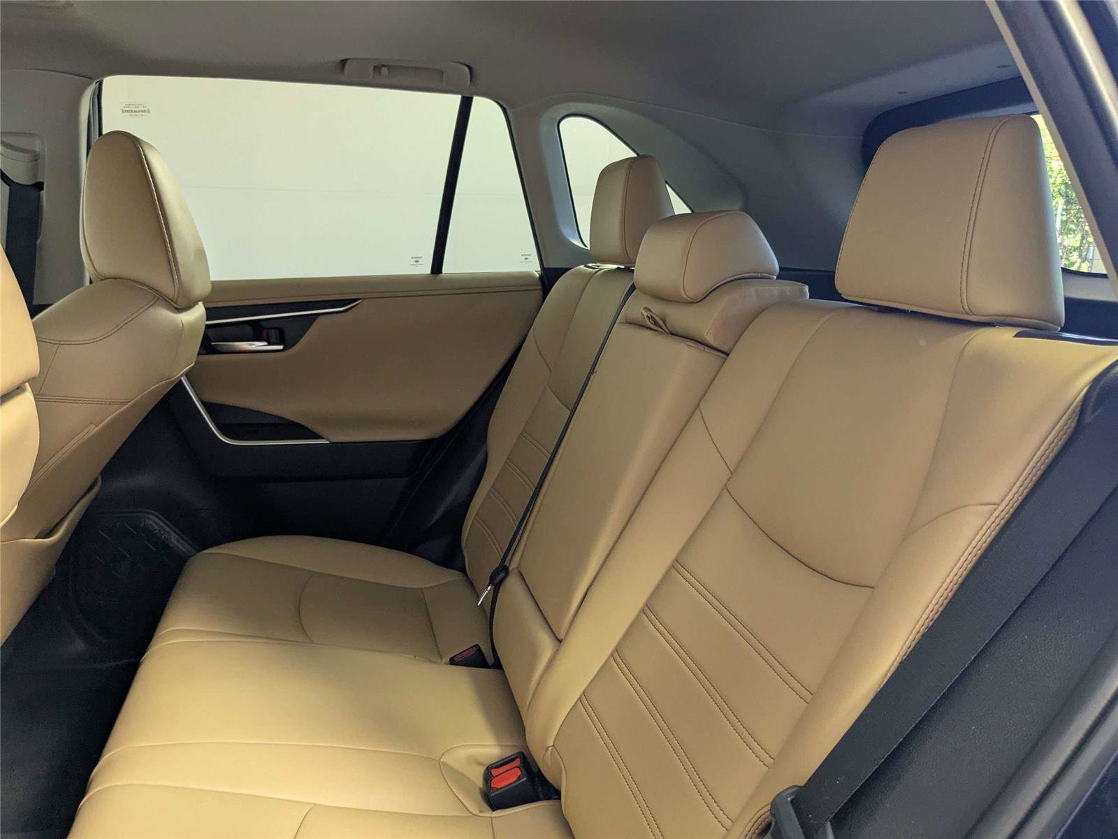 Used 2020 Toyota RAV4 Limited FWD image 37