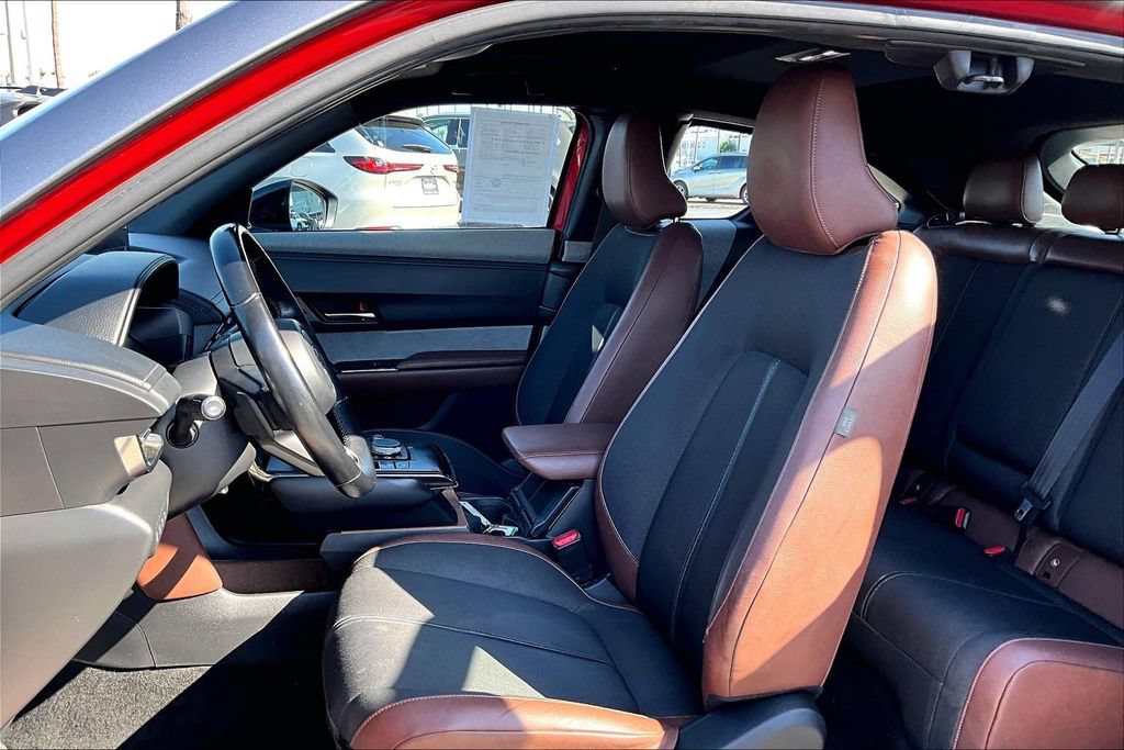 Certified 2022 MAZDA MX-30 Electric w/ Premium Plus Pkg FWD image 14