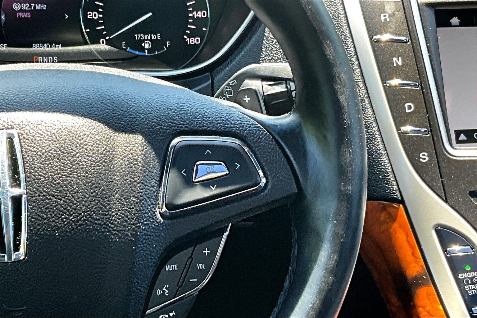 Used 2016 Lincoln MKX Reserve w/ Climate Package AWD/4WD image 21
