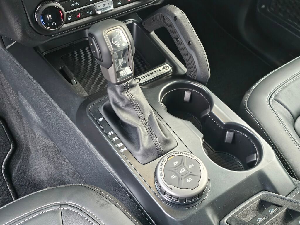 New 2025 Ford Bronco Outer Banks w/ Sasquatch Package image 19