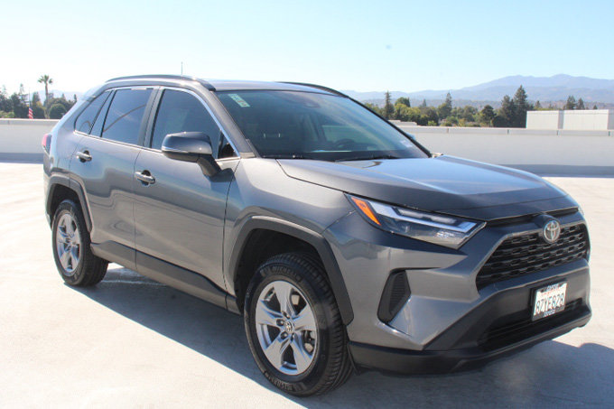 Certified 2022 Toyota RAV4 XLE w/ Convenience Package FWD image 2