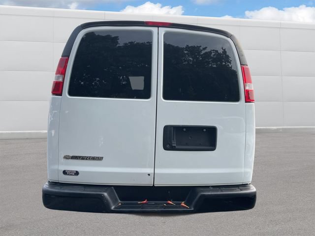 Used 2021 Chevrolet Express 2500 Extended w/ Driver Convenience Package RWD image 4