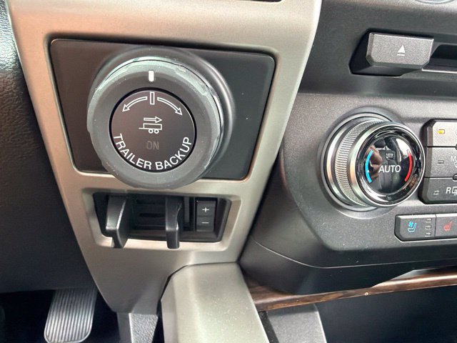 Used 2018 Ford F150 Lariat w/ Equipment Group 502A Luxury AWD/4WD image 11