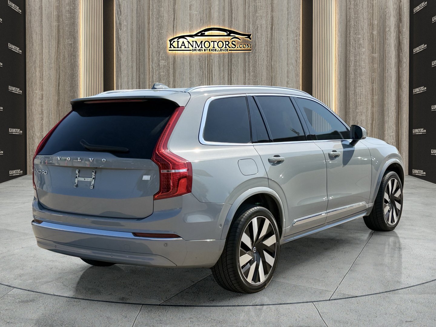 Used 2024 Volvo XC90 T8 Plus w/ Protection Package Premier AWD/4WD image 7