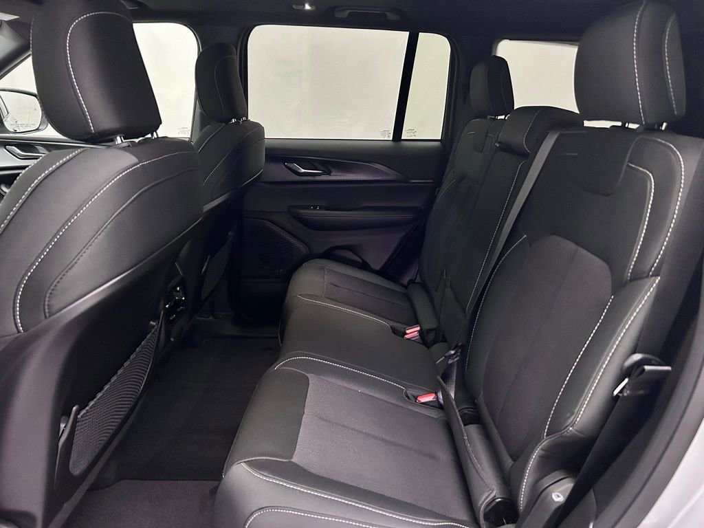 New 2025 Jeep Grand Cherokee Laredo X w/ Trailer Tow Package image 18