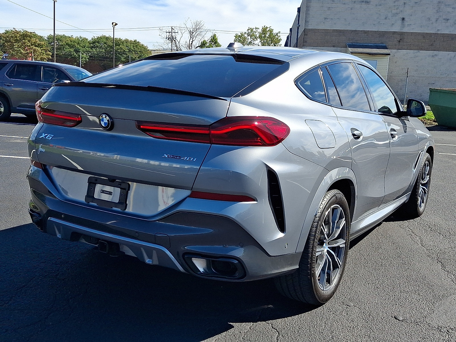 Used 2025 BMW X6 xDrive40i w/ Climate Comfort Package AWD/4WD image 6