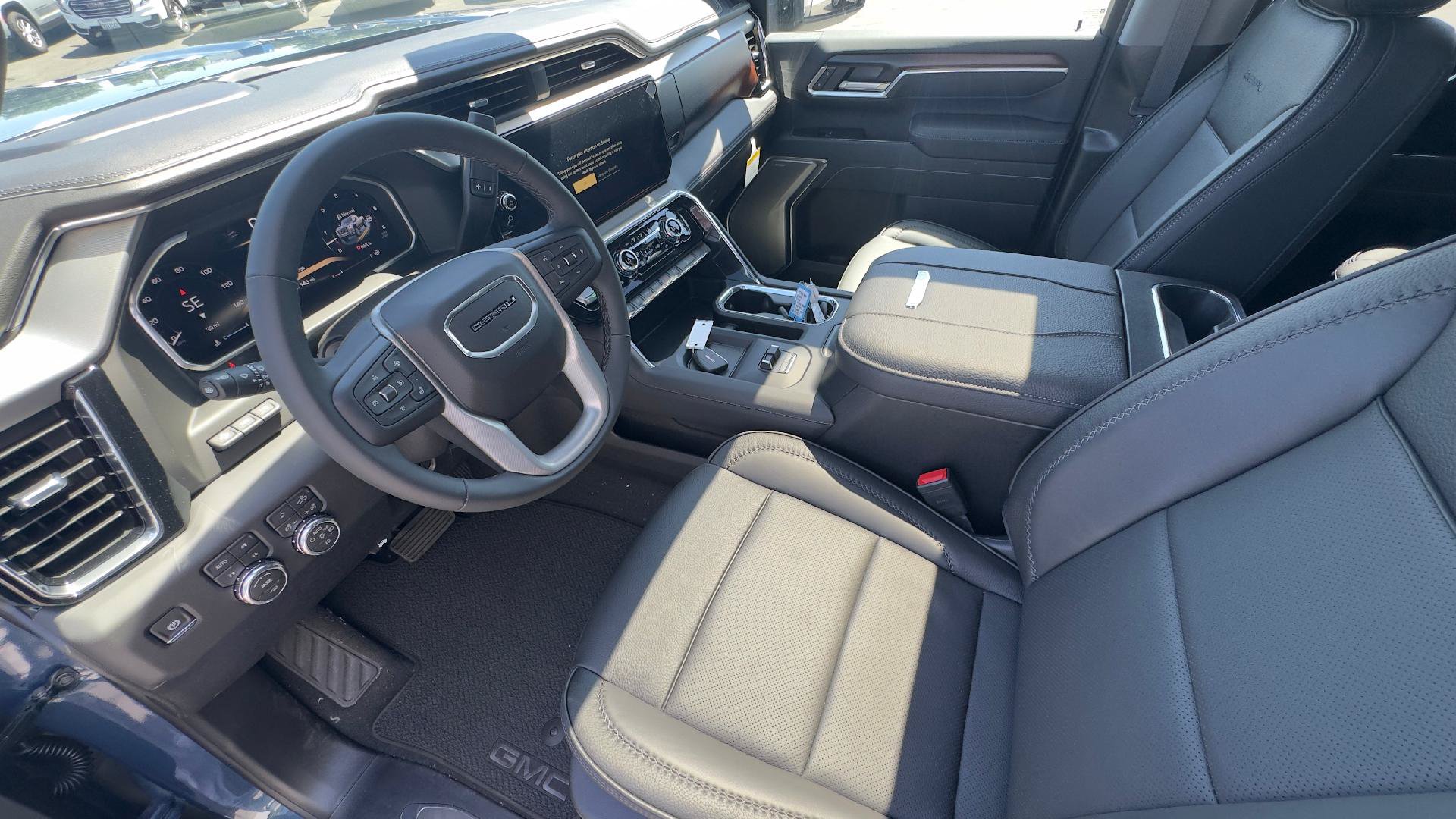 New 2026 GMC Sierra 3500 Denali w/ Denali Reserve Package AWD/4WD image 18