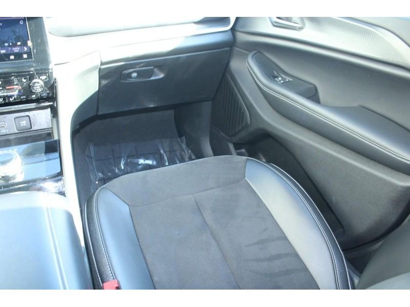 Used 2023 Jeep Grand Cherokee Altitude image 19