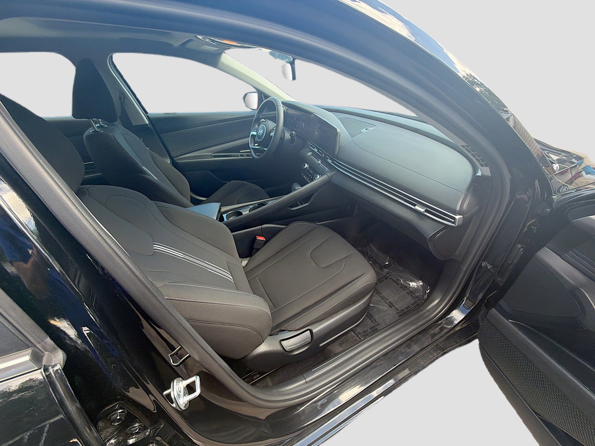 Used 2025 Hyundai Elantra SEL image 28