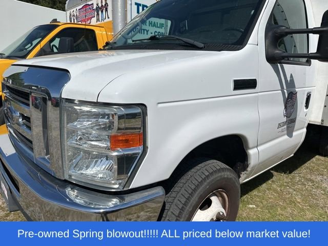 Used 2017 Ford E-350 and Econoline 350 Super Duty w/ Power Windows & Locks Group RWD image 15