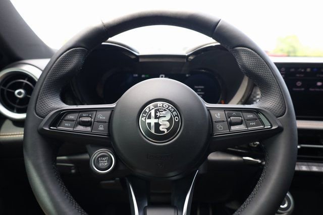 New 2025 Alfa Romeo Tonale image 13