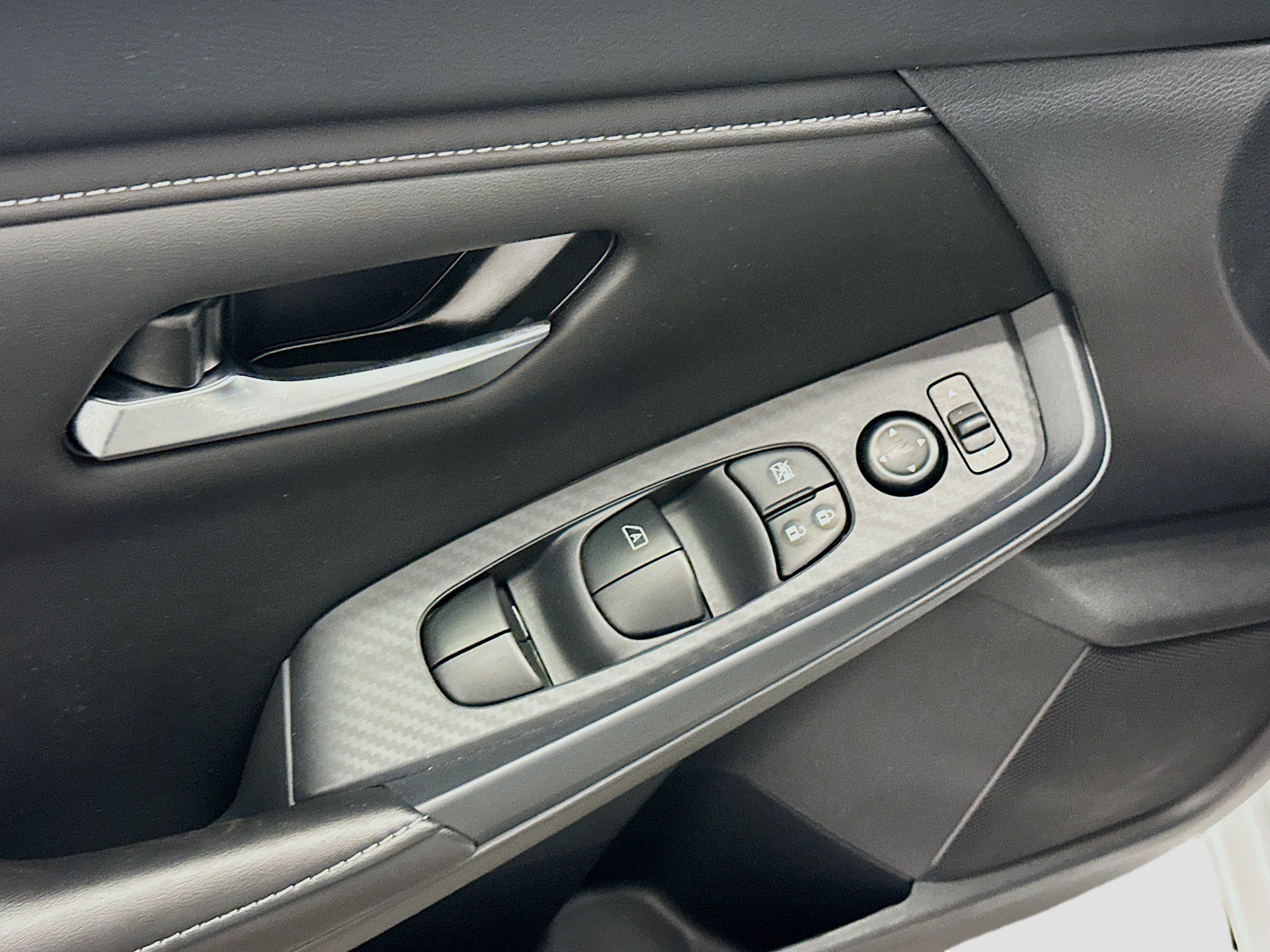 Used 2024 Nissan Sentra SV FWD image 15