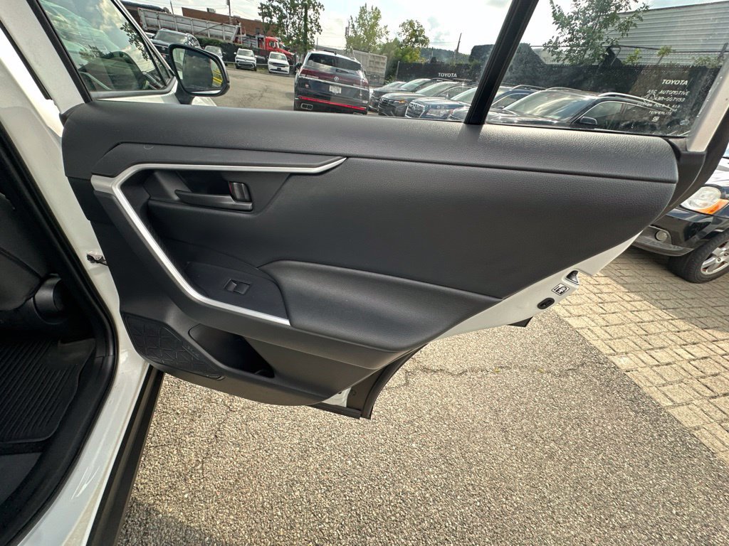 Used 2019 Toyota RAV4 LE w/ All Weather Liner Package AWD/4WD image 30