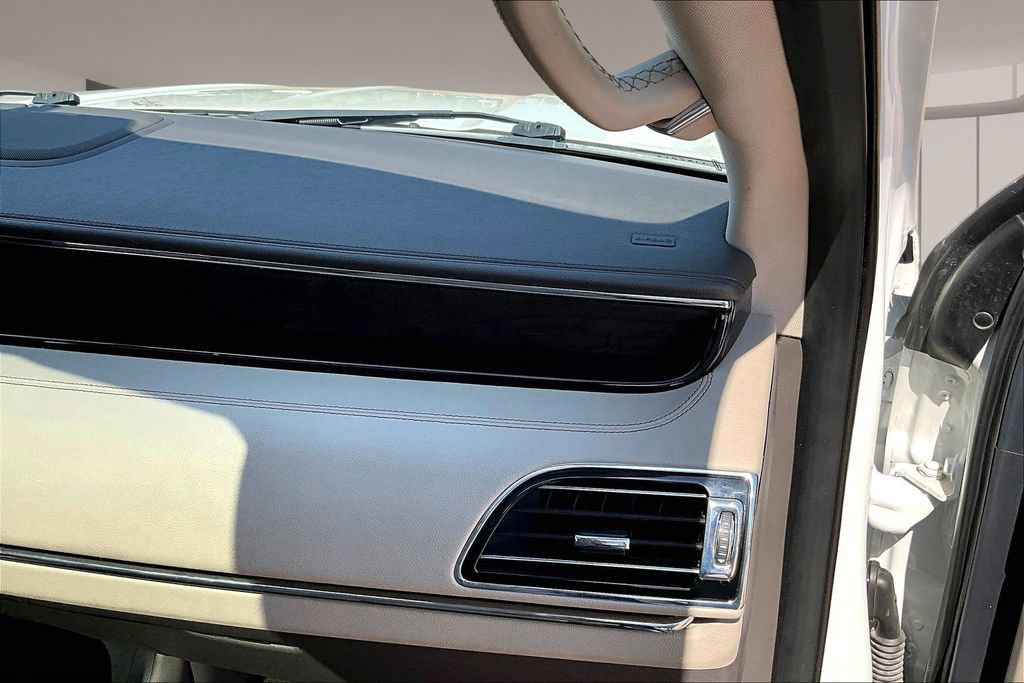 Used 2022 Lincoln Navigator Reserve AWD/4WD image 16