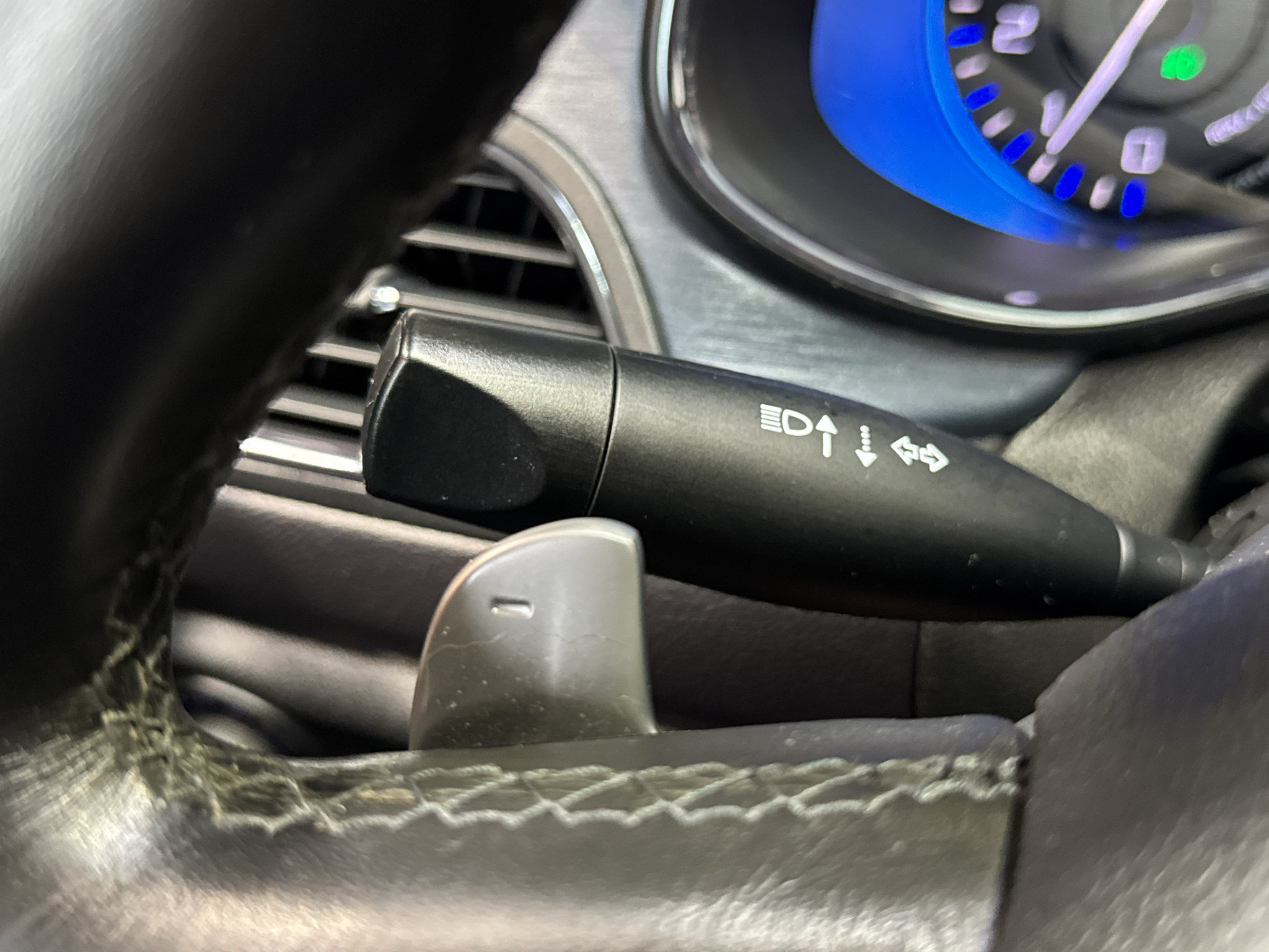 Used 2015 Chrysler 200 S FWD image 21