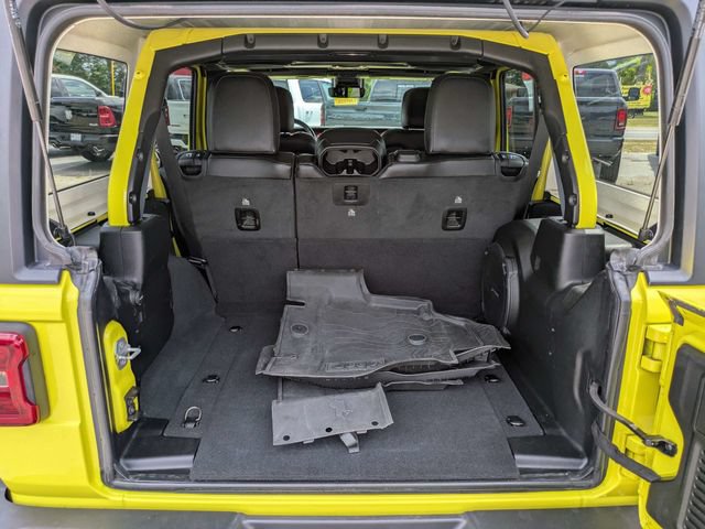 Used 2022 Jeep Wrangler Unlimited Rubicon w/ Steel Bumper Group AWD/4WD image 12