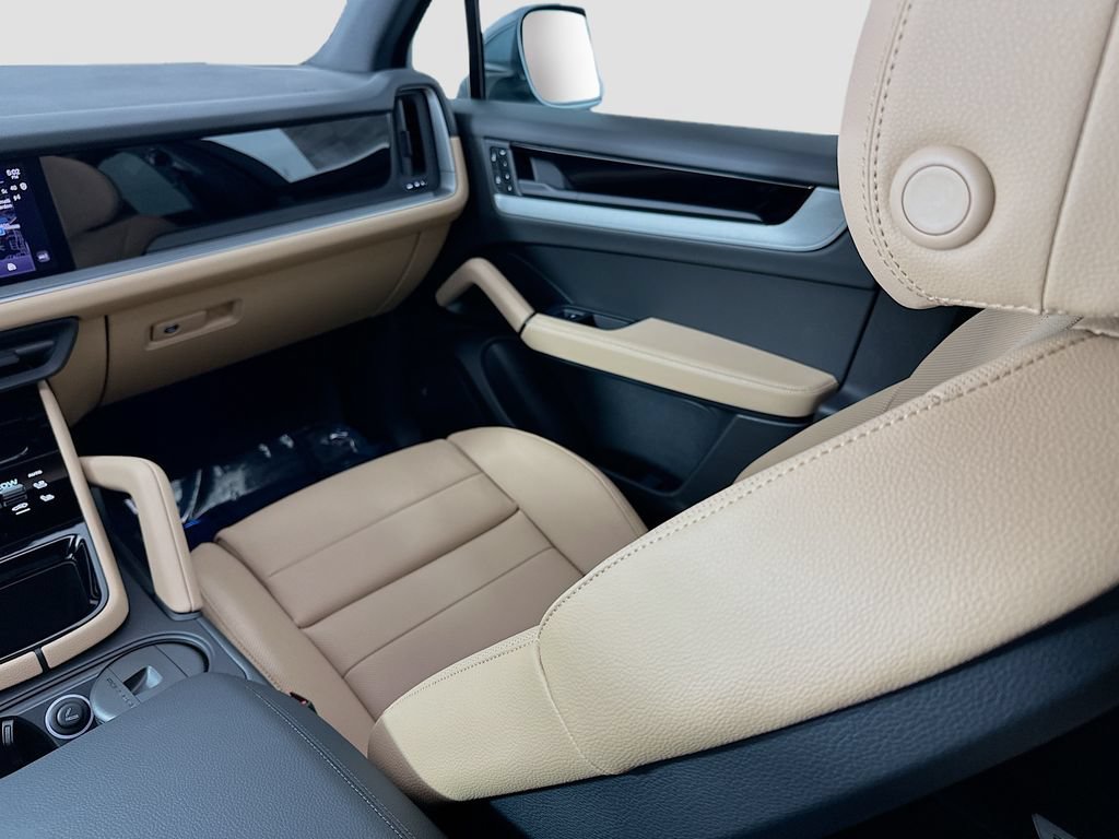 New 2026 Porsche Cayenne AWD/4WD image 26