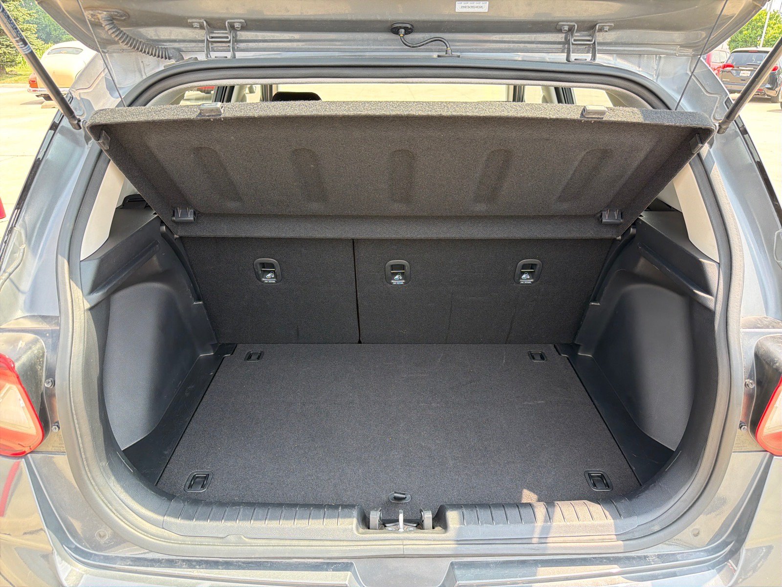 Used 2025 Hyundai Venue SEL FWD image 9