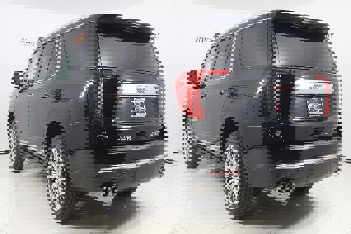 Used 2024 GMC Yukon Denali w/ Denali Reserve Package image 4