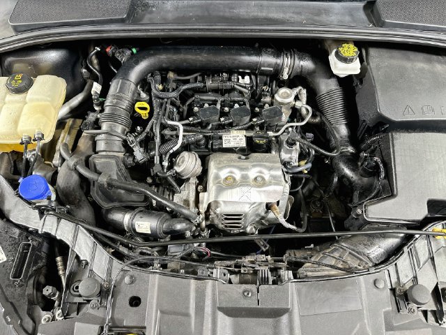 Used 2018 Ford Focus SE w/ SE Appearance Package FWD image 32