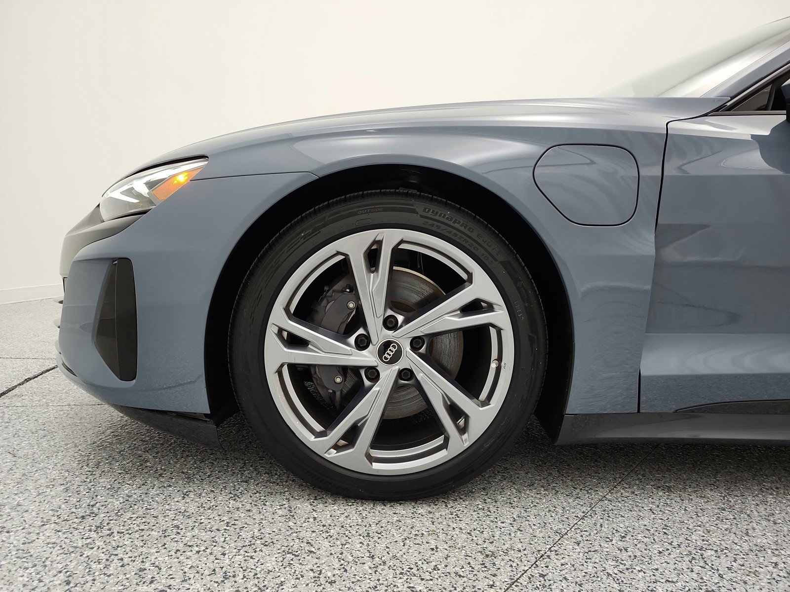 Used 2022 Audi e-tron GT Premium Plus image 17