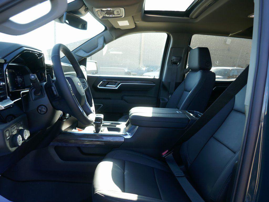 New 2026 Chevrolet Silverado 1500 LTZ w/ LTZ Premium Package image 13