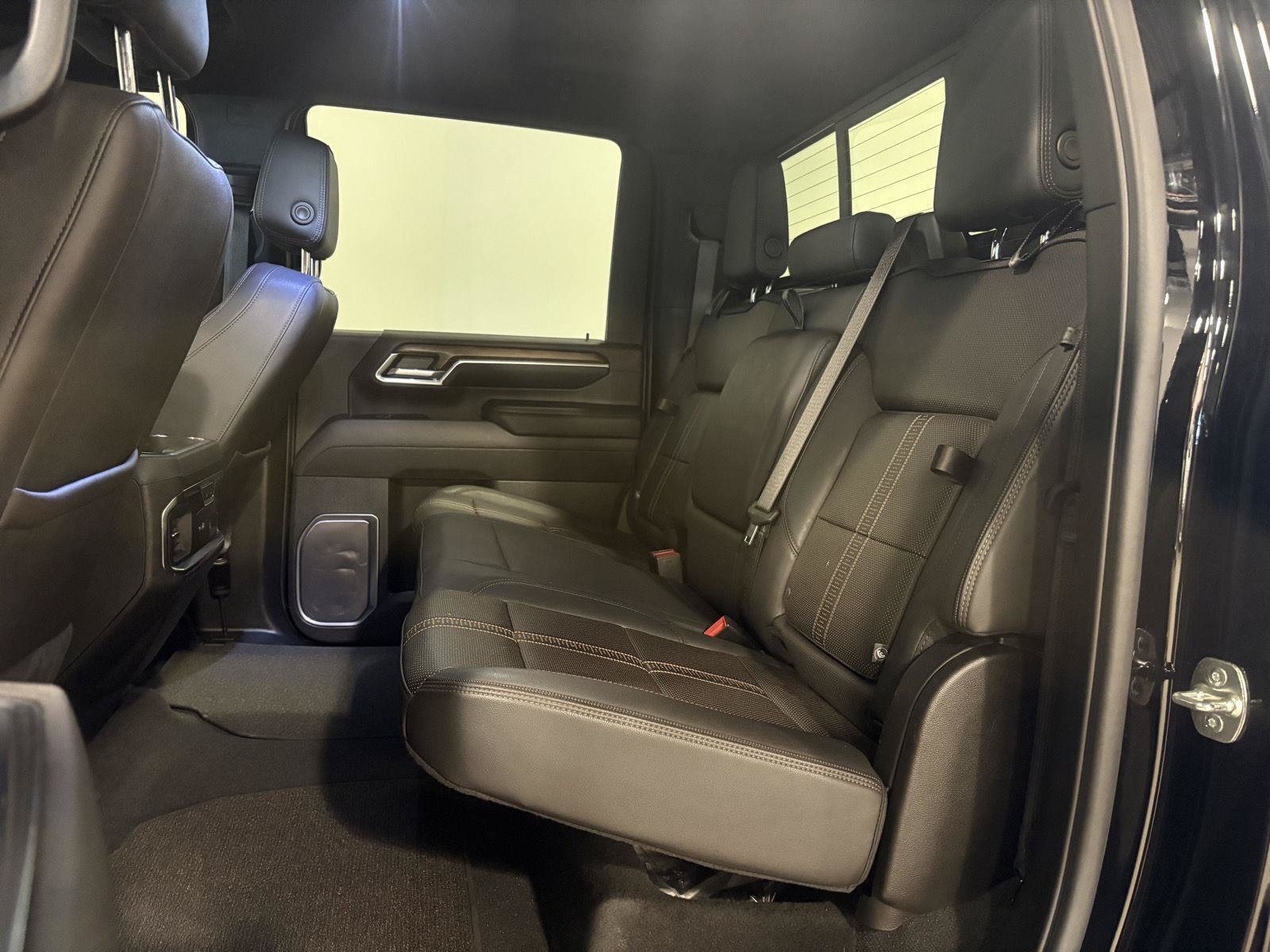 Used 2025 Chevrolet Silverado 2500 High Country w/ High Country Premium Package AWD/4WD image 37
